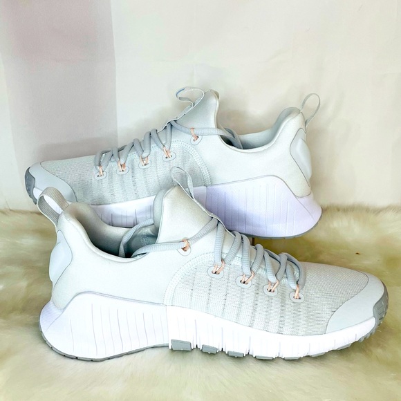 New Nike Free Metcon 6 in Photon Dust and Metallic Silver Women's size 10 - Picture 7 of 9